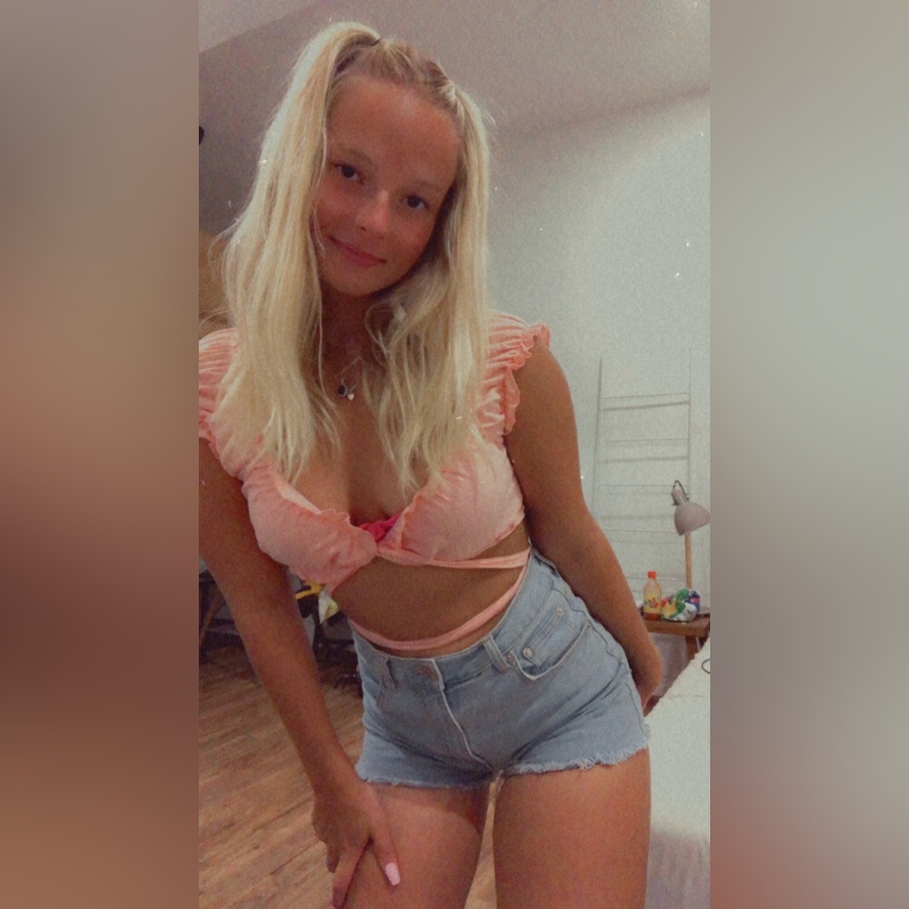 Meet your Posher, Karmin